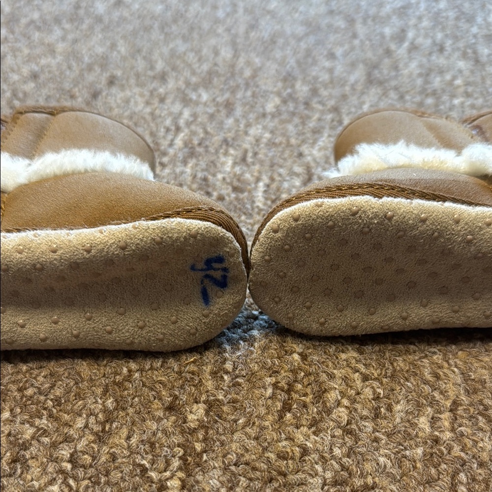 Baby 6/12 month. Brown Faux Fur Lined Boots - Picture 4 of 4